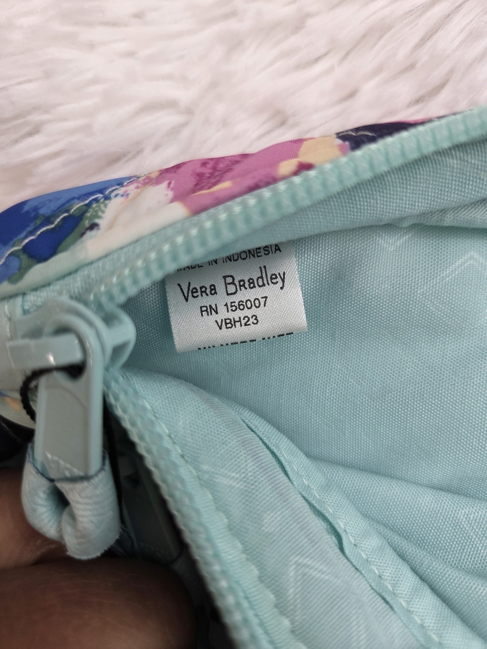 Vera Bradley NWT Quilted Floral Sling Crossbody Backpack Bag - Picture 8 of 10